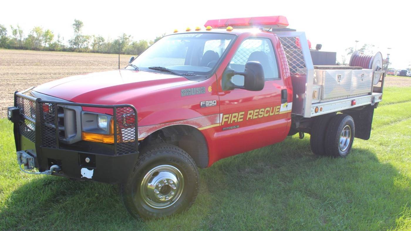 2000 Ford Super Duty F-350 Chassis Cab XL — Chassis Cab Truck — 40,869 mi — Roscoe, IL