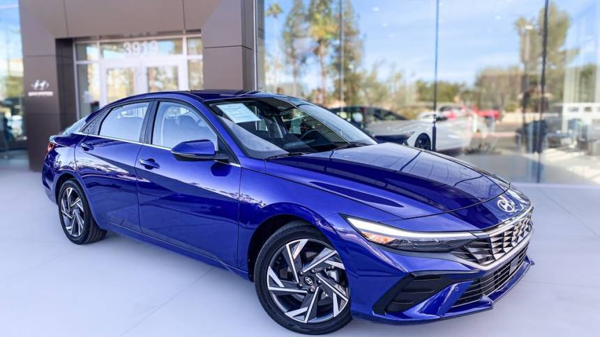 2024 Hyundai Elantra Hybrid Limited — Sedan — 3,917 mi — Palm Springs, CA
