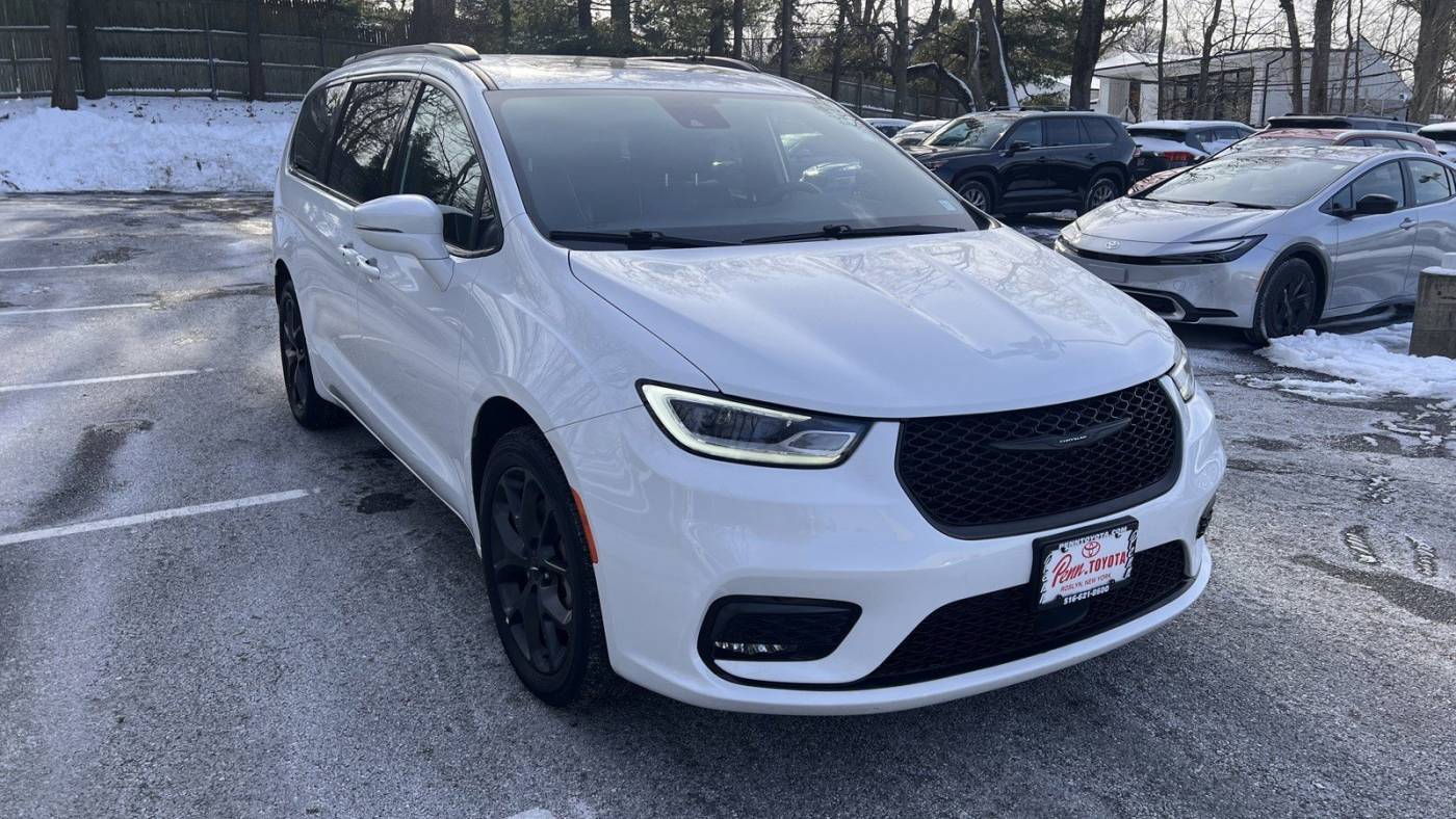 2021 Chrysler Pacifica Limited — Minivan — 27,311 mi — Greenvale, NY