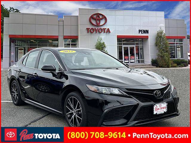 2022 Toyota Camry SE — Sedan — 14,771 mi — Greenvale, NY