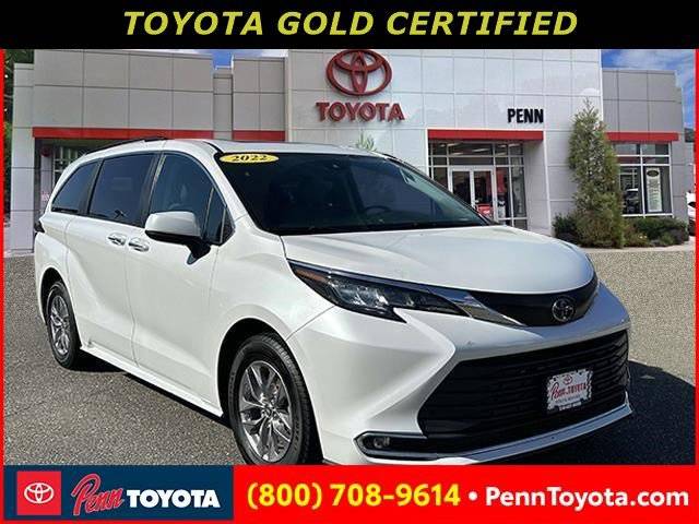 2022 Toyota Sienna XLE — Minivan — 40,113 mi — Greenvale, NY