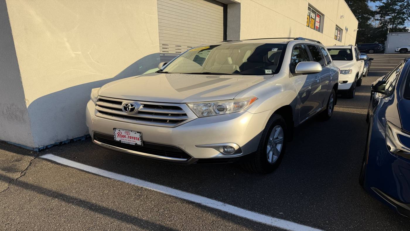 2012 Toyota Highlander SE V6 — SUV — 99,988 mi — Greenvale, NY