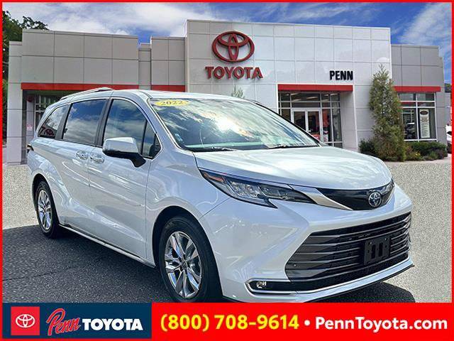 2022 Toyota Sienna Limited — Minivan — 27,384 mi — Greenvale, NY
