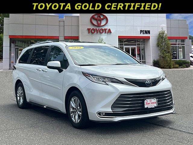 2022 Toyota Sienna Limited — Minivan — 41,666 mi — Greenvale, NY