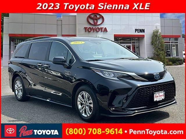 2023 Toyota Sienna XSE — Minivan — 9,443 mi — Greenvale, NY