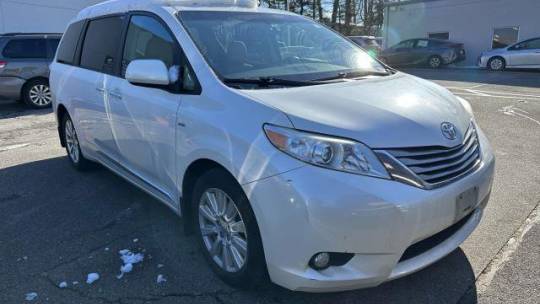 2017 Toyota Sienna XLE — Minivan — 59,452 mi — Greenvale, NY