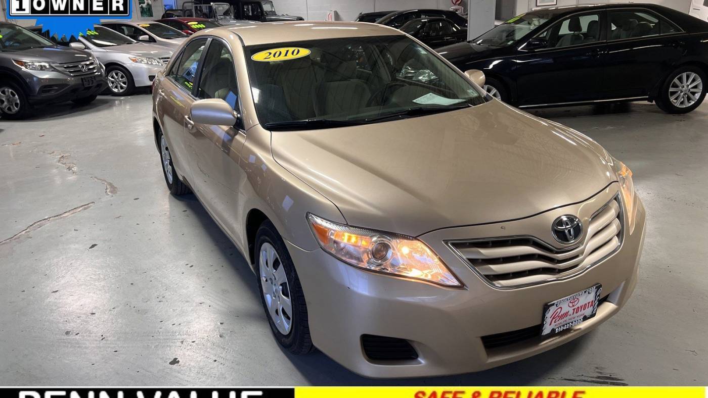 2010 Toyota Camry LE — Sedan — 71,697 mi — Greenvale, NY