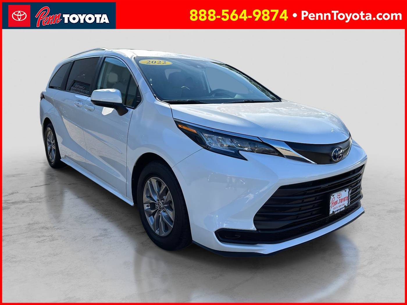 2022 Toyota Sienna LE — Minivan — 34,713 mi — Greenvale, NY