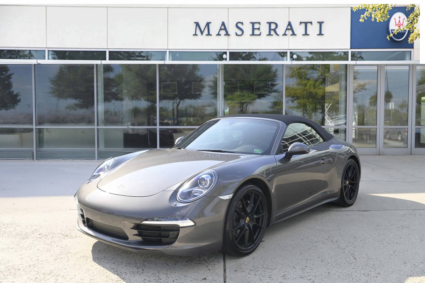 2016 Porsche 911 Carrera 4 — Convertible — 28,000 mi — Sterling, VA