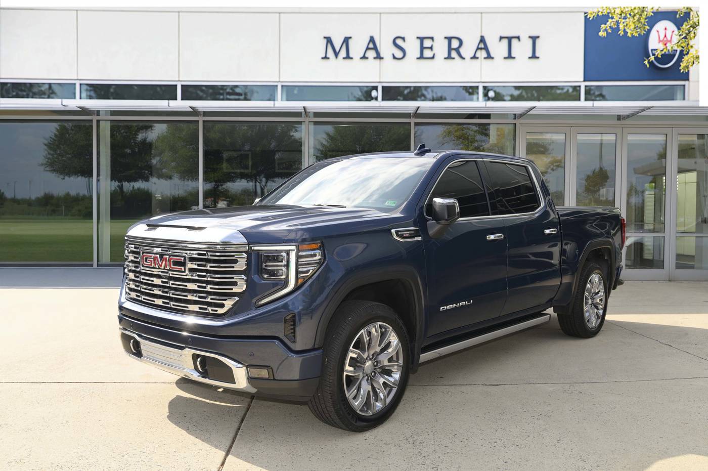 2023 GMC Sierra 1500 Denali — Pickup Truck — 17,876 mi — Sterling, VA
