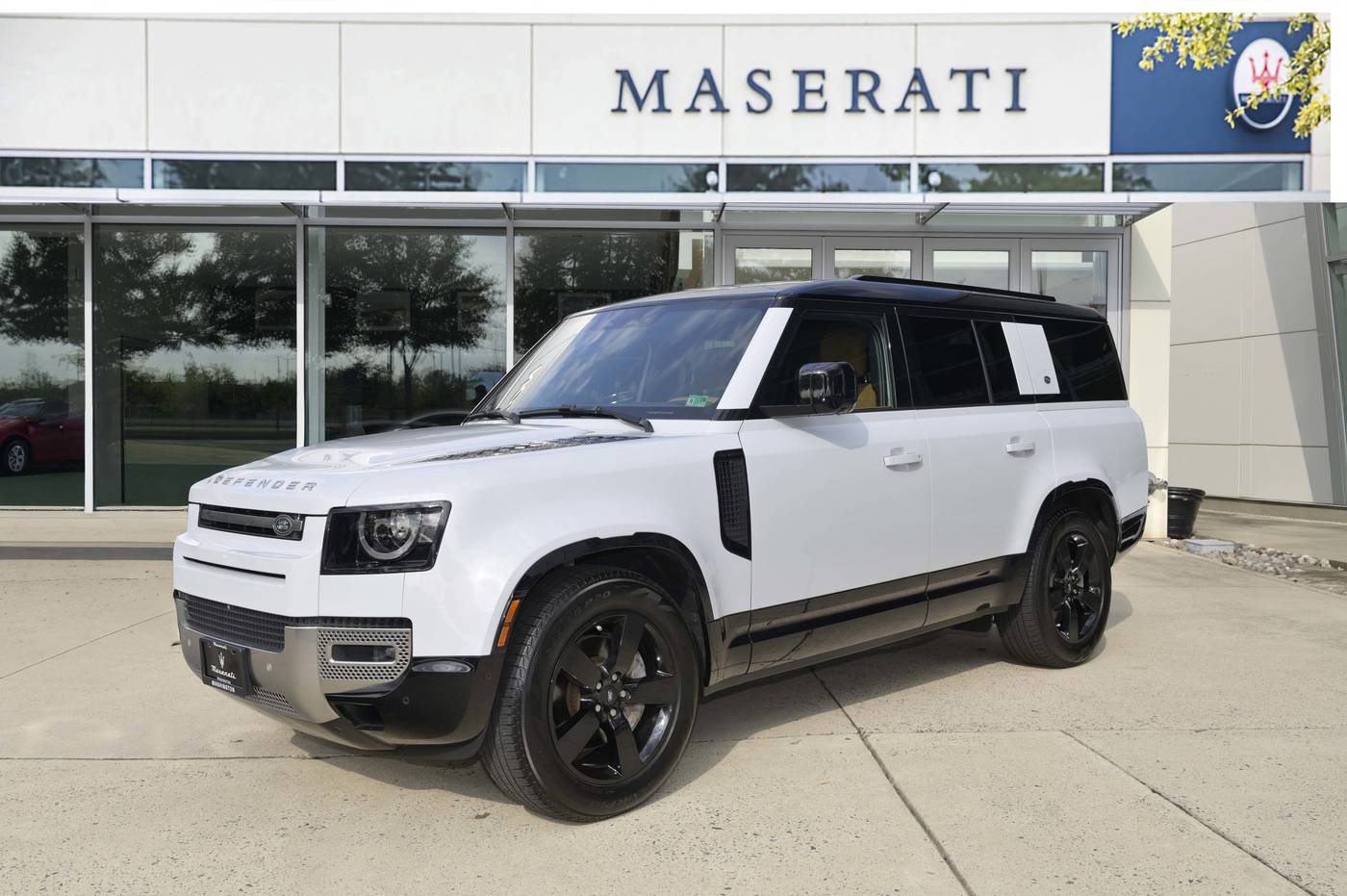 2023 Land Rover Defender SE — SUV — 25,136 mi — Sterling, VA