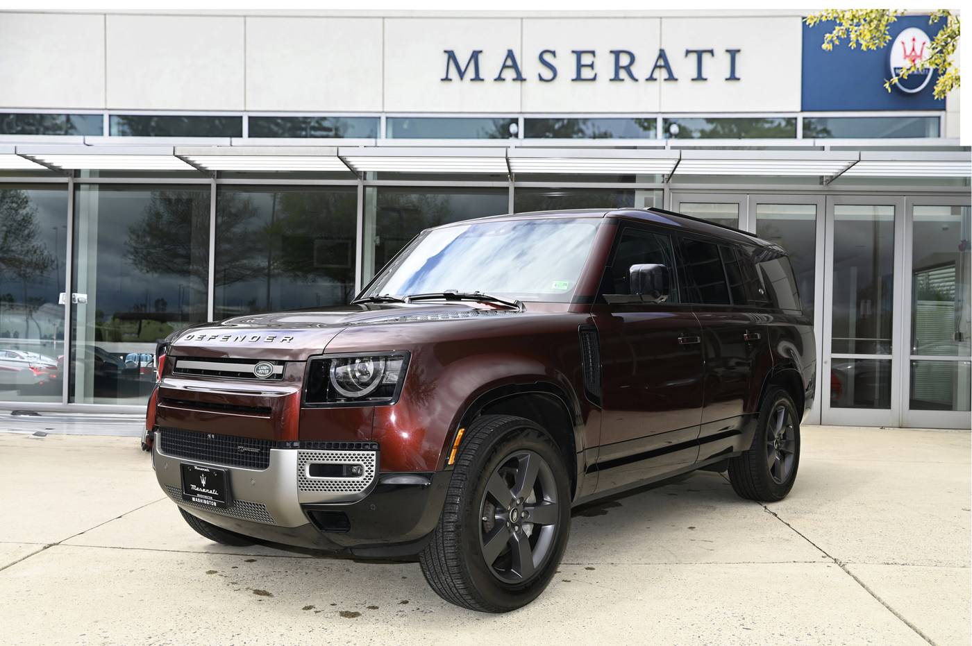 2023 Land Rover Defender X-Dynamic SE — SUV — 7,834 mi — Sterling, VA