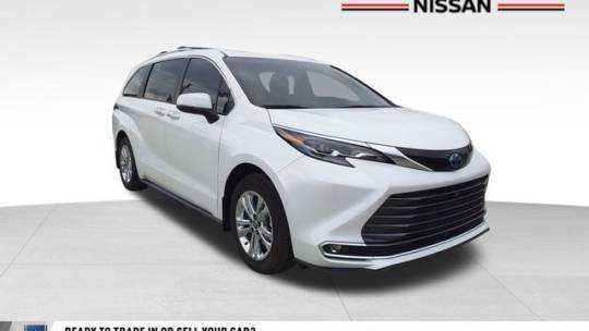 2024 Toyota Sienna Platinum — Minivan — 26,629 mi — Manchester, TN