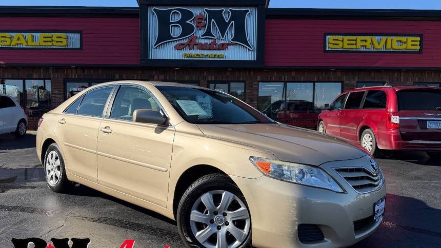 2010 Toyota Camry LE V6 — Sedan — 98,839 mi — Oak Forest, IL