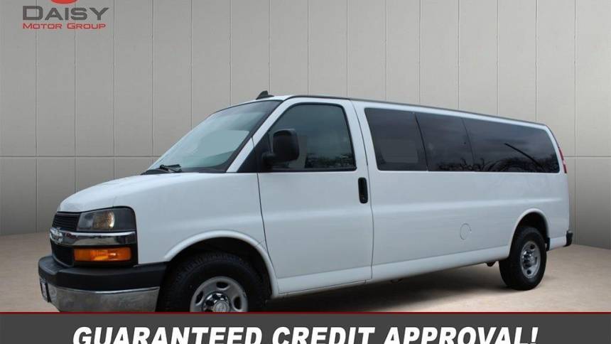 2018 Chevrolet Express Passenger LT — Passenger Van — 91,845 mi — Round Rock, TX