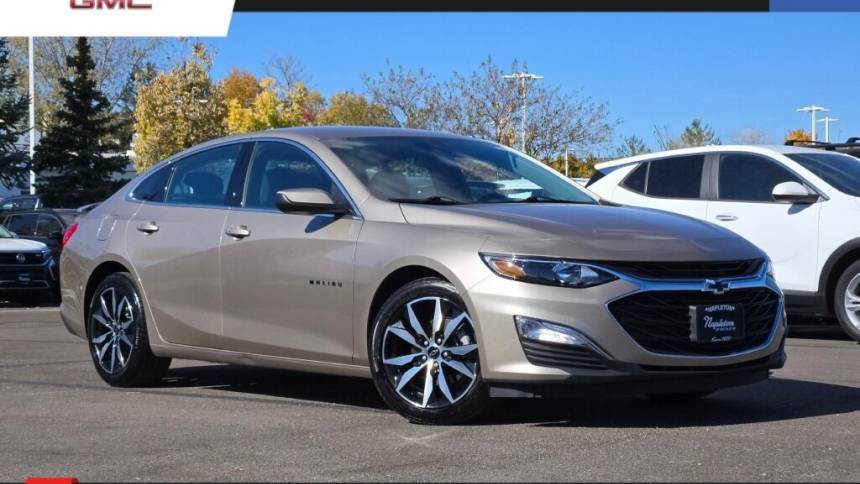 2023 Chevrolet Malibu RS — Sedan — 9,883 mi — Schaumburg, IL