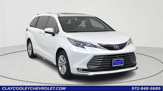 2023 Toyota Sienna Platinum — Minivan — 26,371 mi — Irving, TX