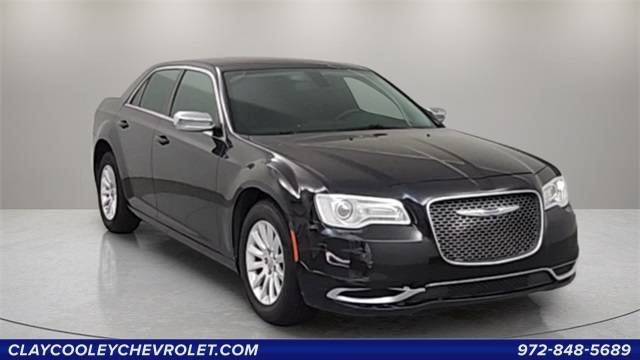 2019 Chrysler 300 Touring — Sedan — 139,671 mi — Irving, TX
