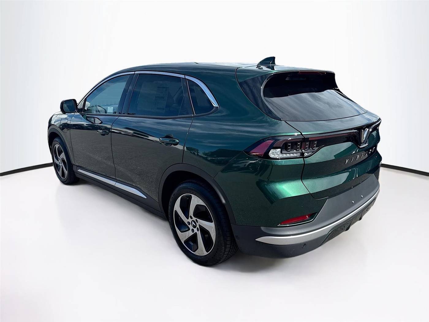 2023 VinFast VF 9 Review | Pricing, Trims & Photos - TrueCar