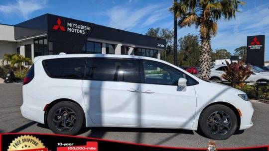 2022 Chrysler Pacifica Hybrid Touring L — Minivan — 77,782 mi — New Port Richey, FL