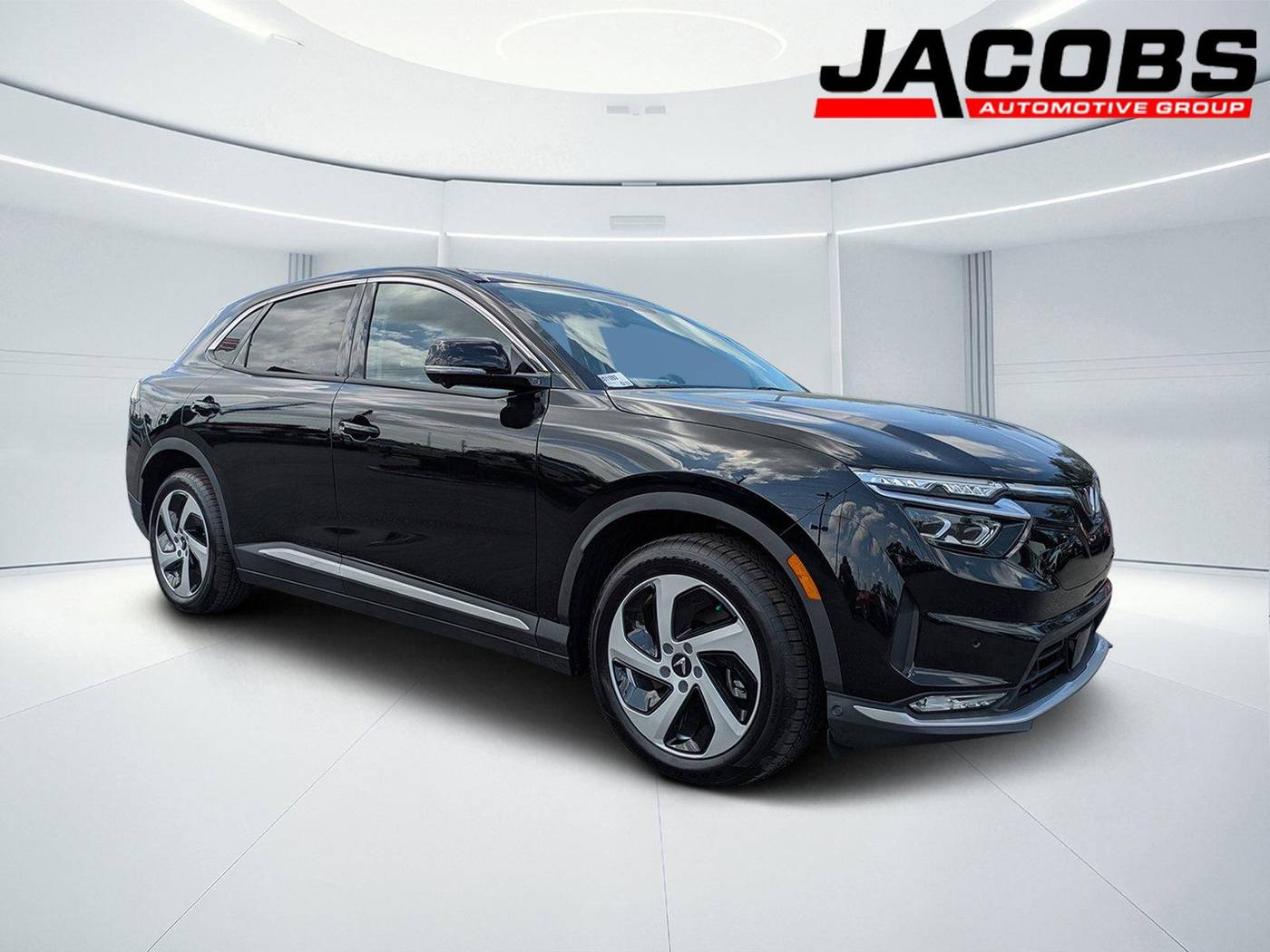 2025 VinFast VF8 Eco