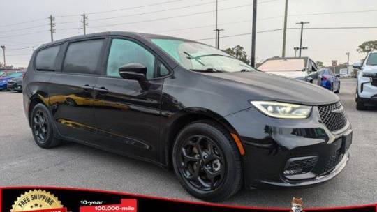 2022 Chrysler Pacifica Hybrid Touring L — Minivan — 69,022 mi — New Port Richey, FL
