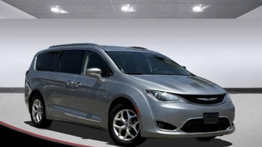 2020 Chrysler Pacifica Touring L — Minivan — 38,624 mi — Cerritos, CA