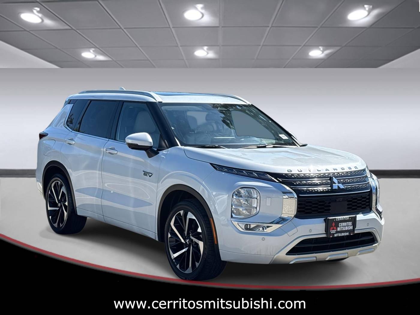 2024 Mitsubishi Outlander Plug-In Hybrid SEL — SUV — 4,606 mi — Cerritos, CA