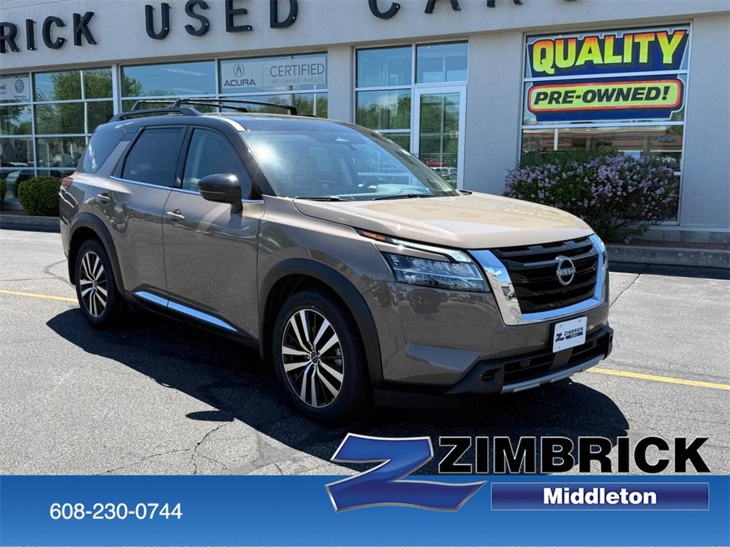 2024 Nissan Pathfinder Platinum — SUV — 26,641 mi — Middleton, WI