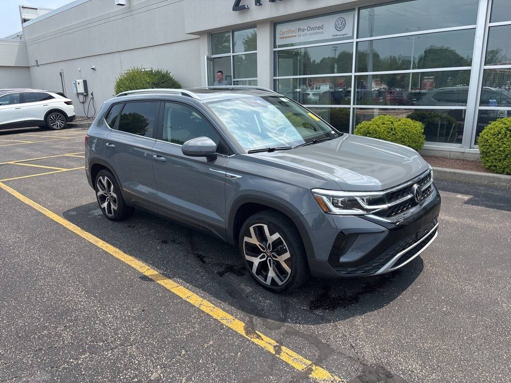 2022 Volkswagen Taos SEL — SUV — 29,451 mi — Middleton, WI