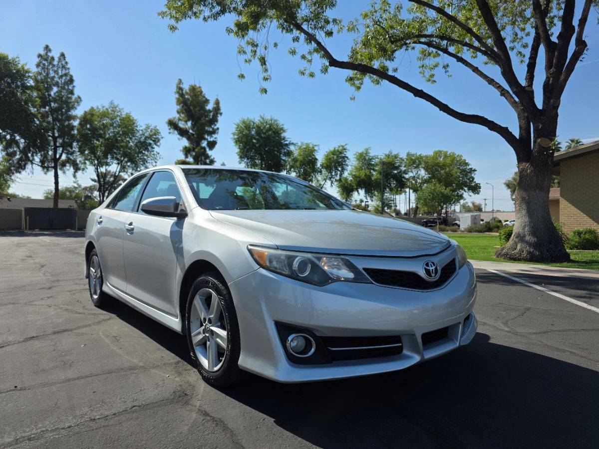 2014 Toyota Camry SE — Sedan — 118,624 mi — Mesa, AZ