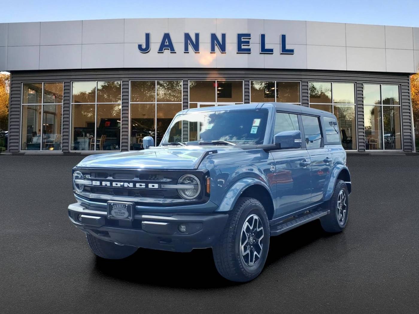 2024 Ford Bronco Outer Banks