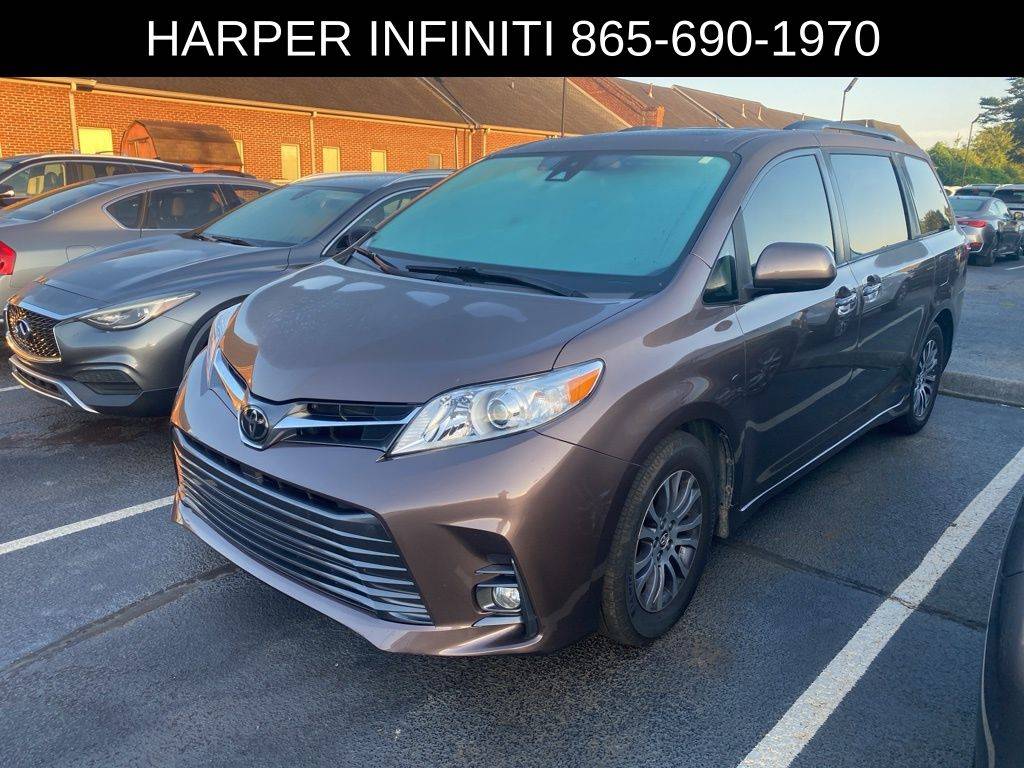 2018 Toyota Sienna L — Minivan — 80,293 mi — Knoxville, TN