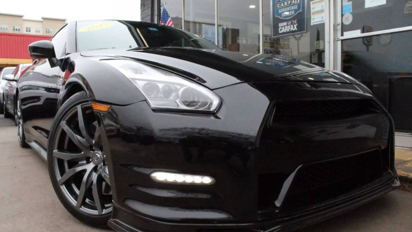 2013 Nissan GT-R Premium — Coupe — 42,000 mi — Arlington, VA