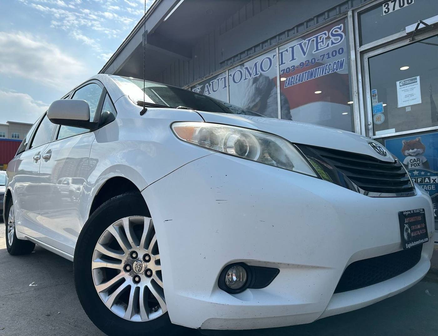 2013 Toyota Sienna XLE — Minivan — 136,734 mi — Arlington, VA
