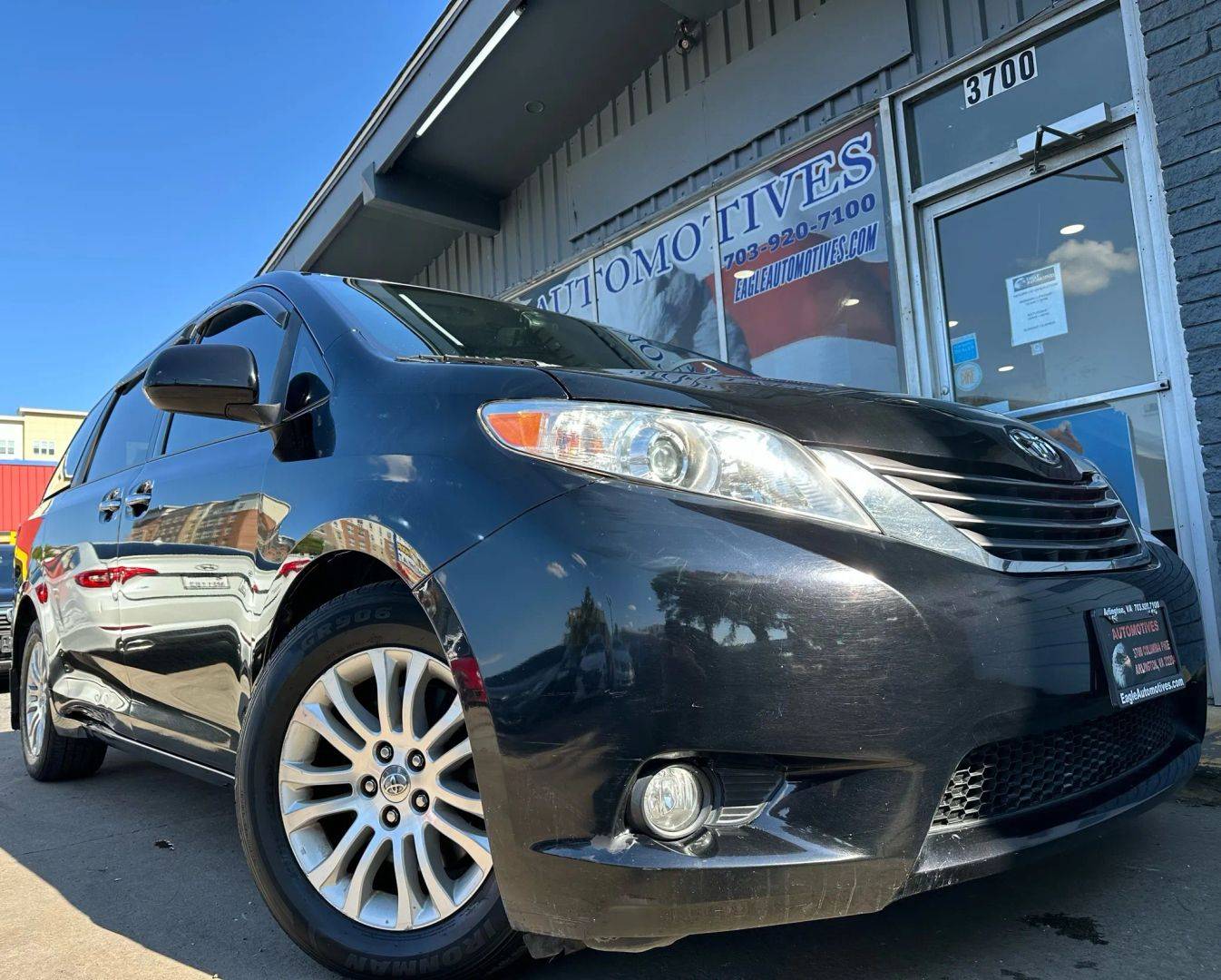 2016 Toyota Sienna XLE — Minivan — 200,274 mi — Arlington, VA