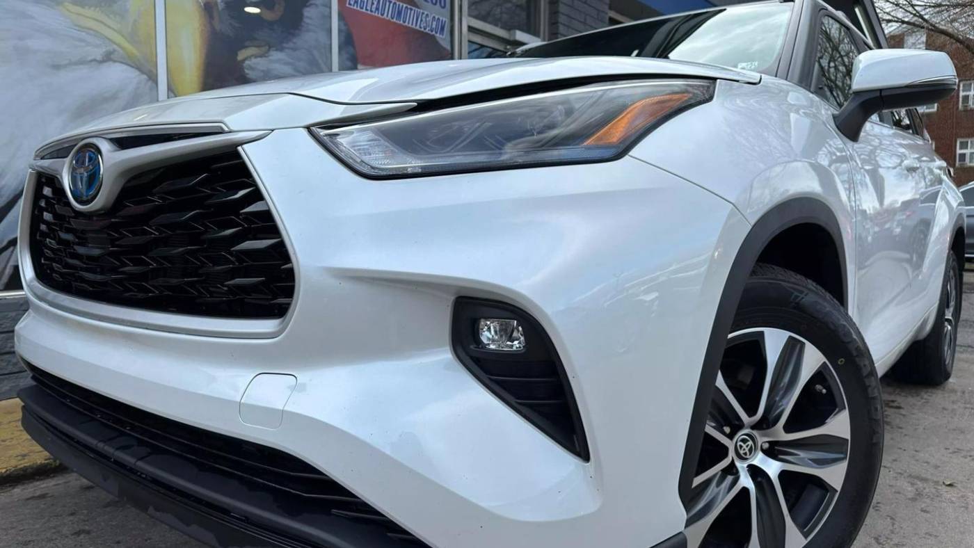 2023 Toyota Highlander Hybrid XLE — SUV — 59,717 mi — Arlington, VA