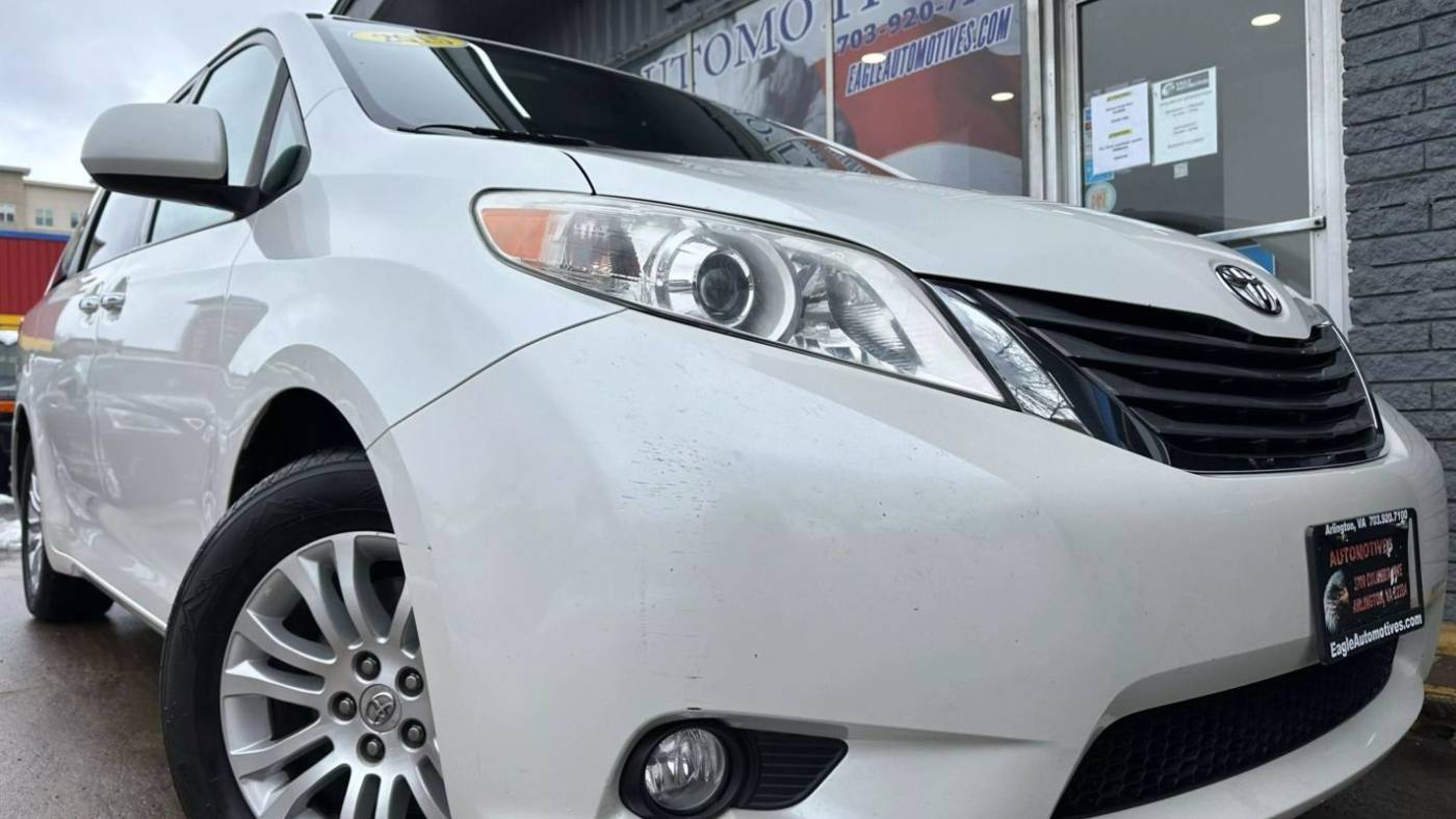 2015 Toyota Sienna Limited — Minivan — 109,067 mi — Arlington, VA