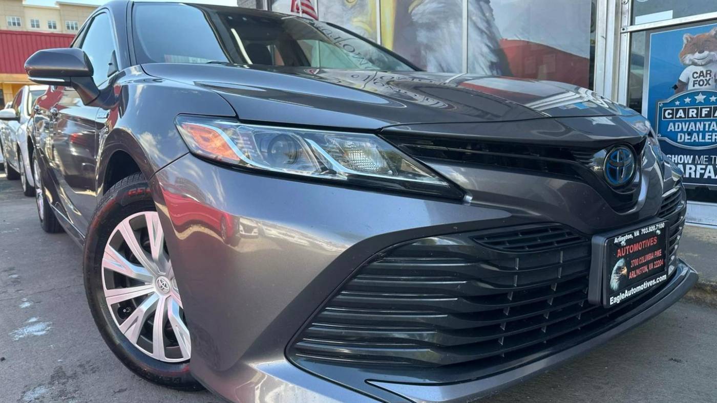 2020 Toyota Camry Hybrid LE — Sedan — 109,738 mi — Arlington, VA