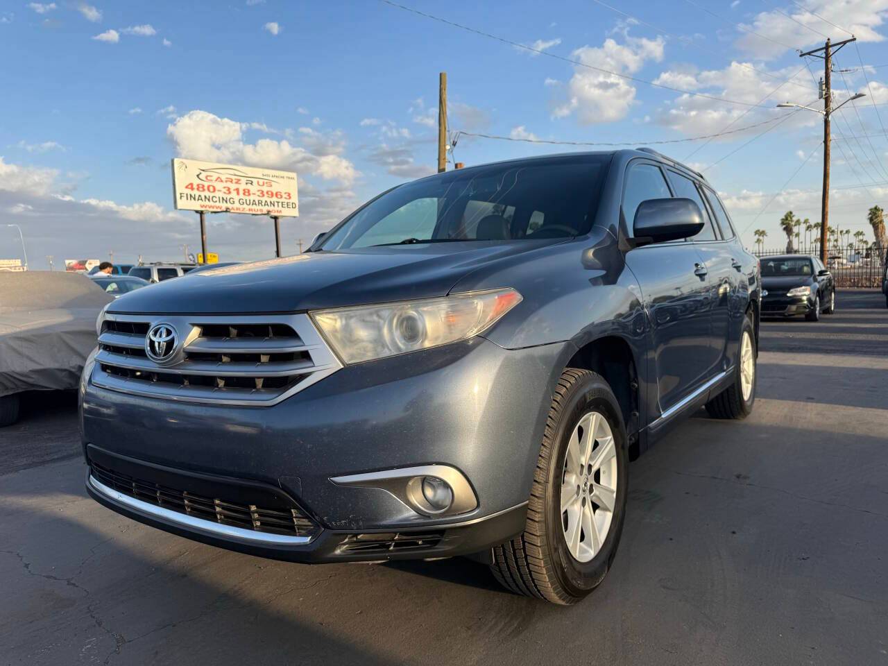 2013 Toyota Highlander Plus V6 — SUV — 140,805 mi — Mesa, AZ