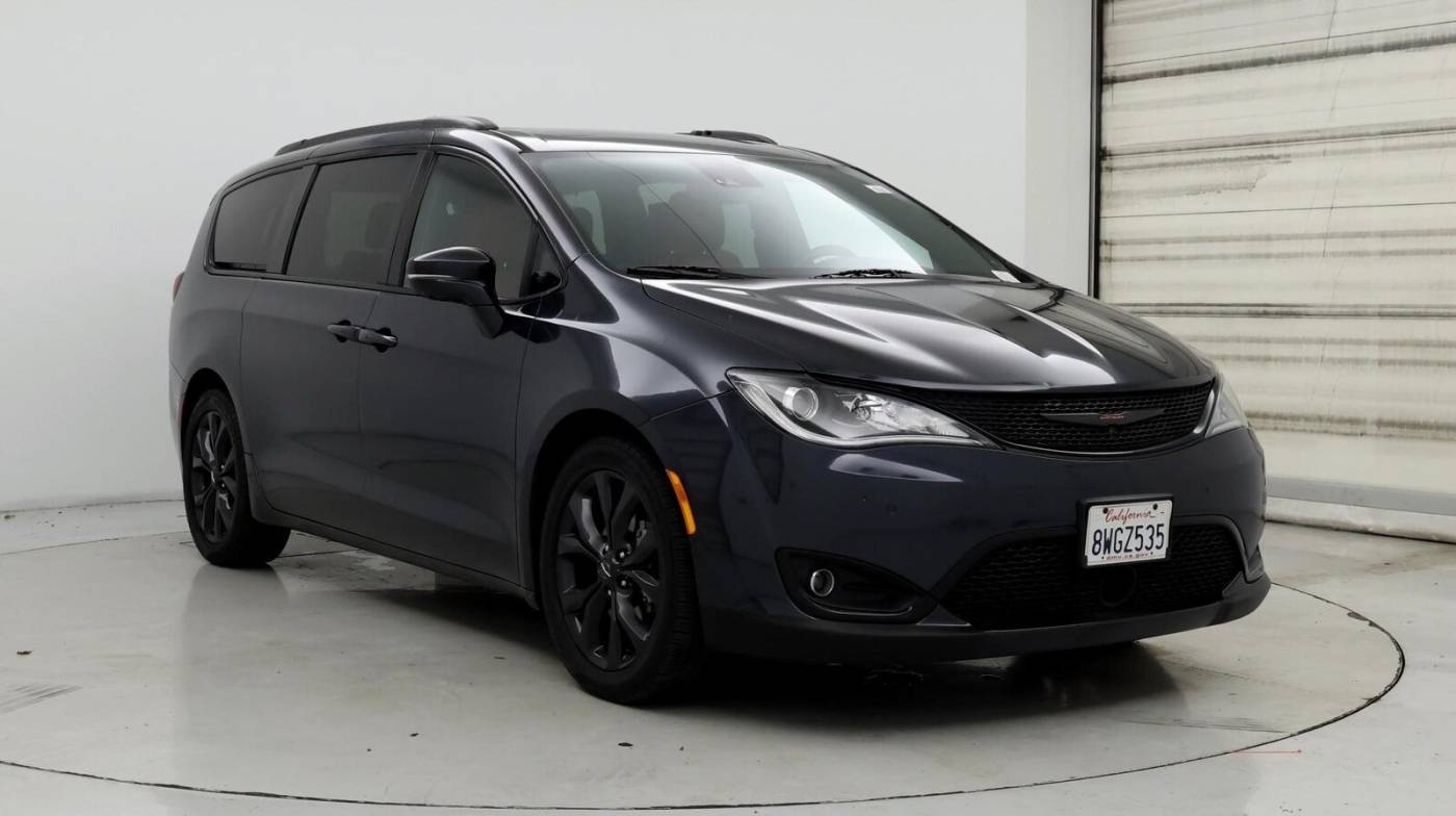 2020 Chrysler Pacifica Red S — Minivan — 32,257 mi — Sacramento, CA
