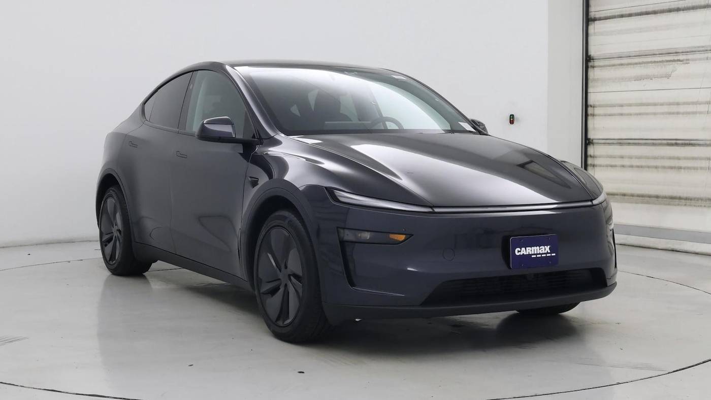 2026 Tesla Model Y Long Range — SUV — 5,695 mi — Inglewood, CA