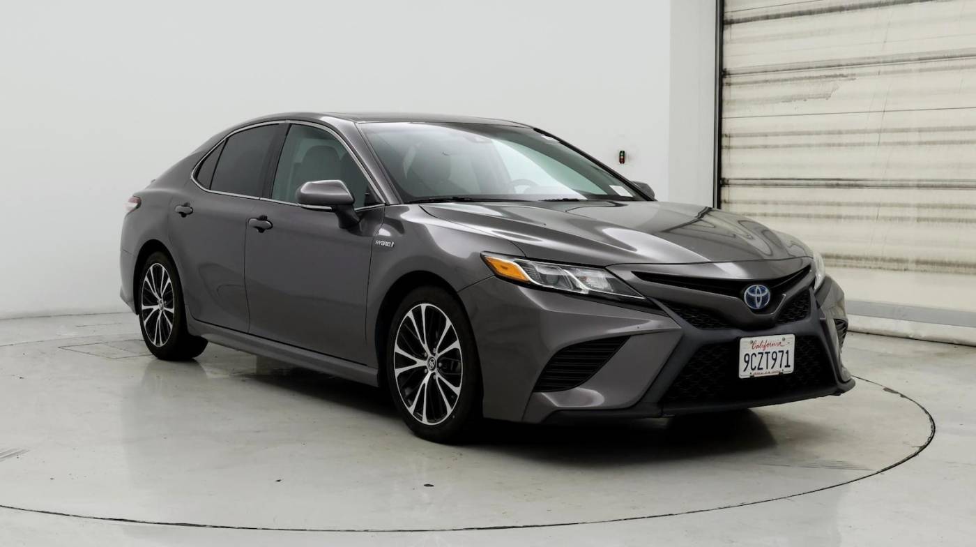 2020 Toyota Camry Hybrid SE — Sedan — 120,180 mi — Sacramento, CA