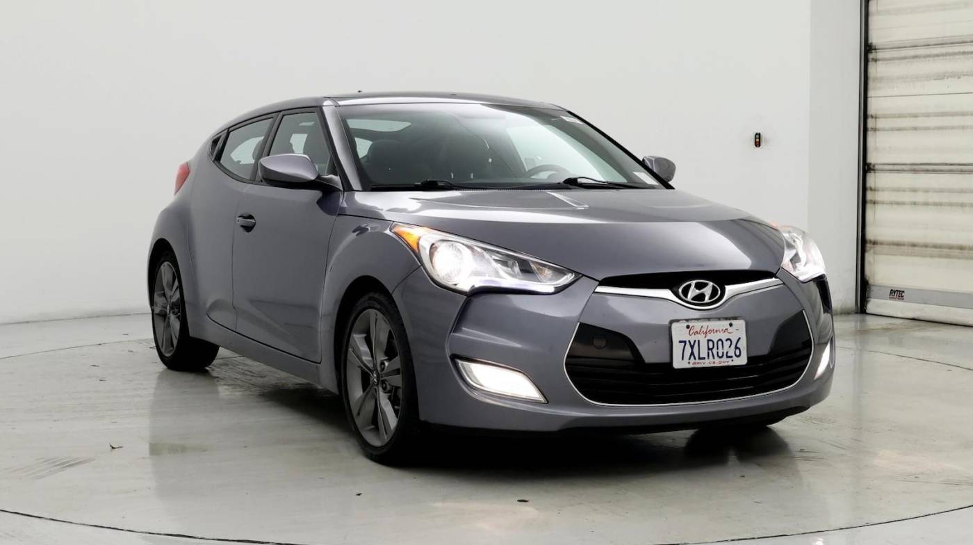 2016 Hyundai Veloster Base — Hatchback — 28,305 mi — Sacramento, CA