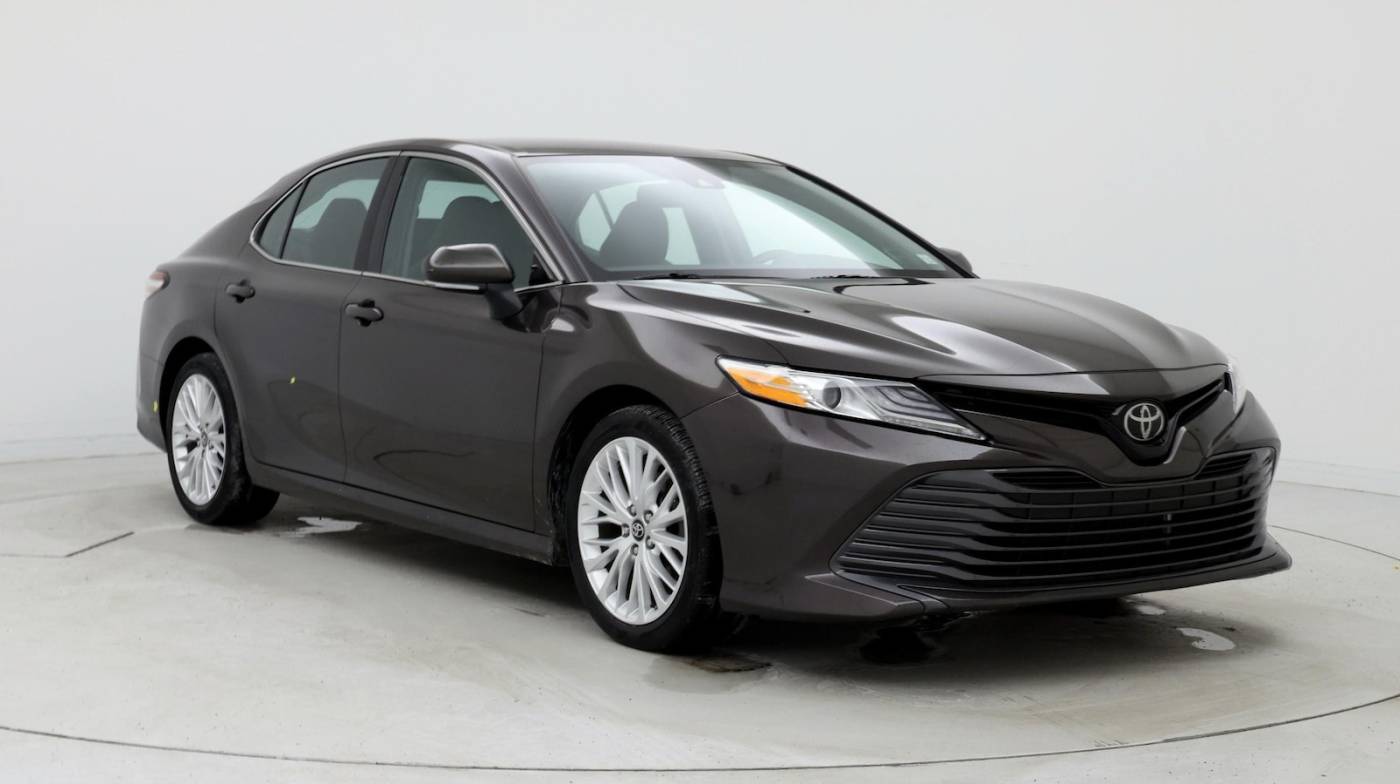 2019 Toyota Camry XLE — Sedan — 13,513 mi — Frederick, MD
