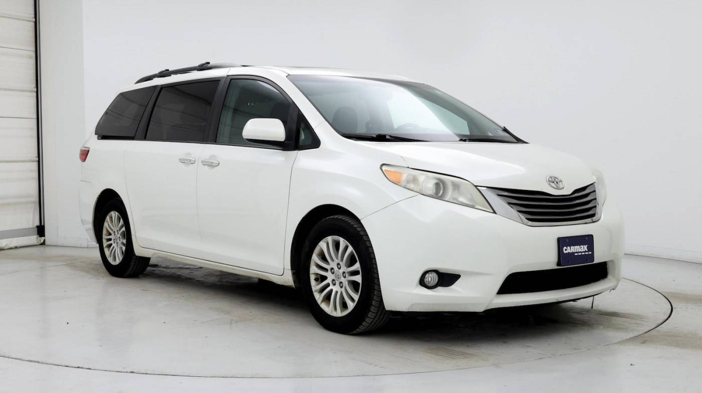 2015 Toyota Sienna XLE — Minivan — 105,715 mi — Frederick, MD