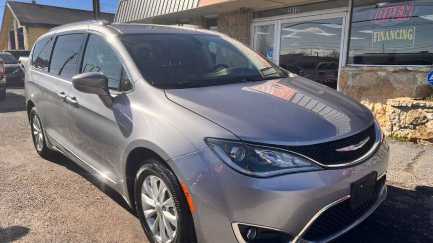 2019 Chrysler Pacifica Touring L — Minivan — 104,614 mi — Tulsa, OK