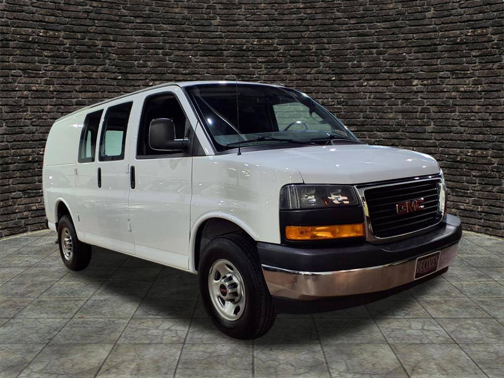 2023 GMC Savana Cargo Van Base — Cargo Van — 28,496 mi — Verona, NJ