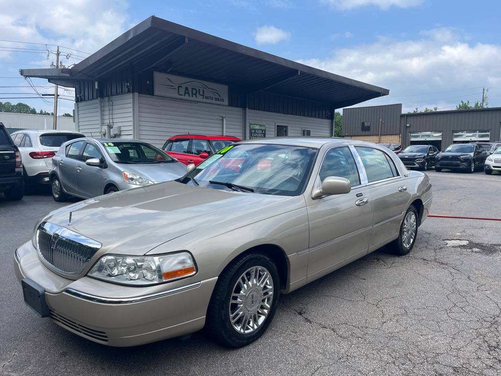 2010 Lincoln Town Car Signature Limited — Sedan — 99,455 mi — Cary, NC