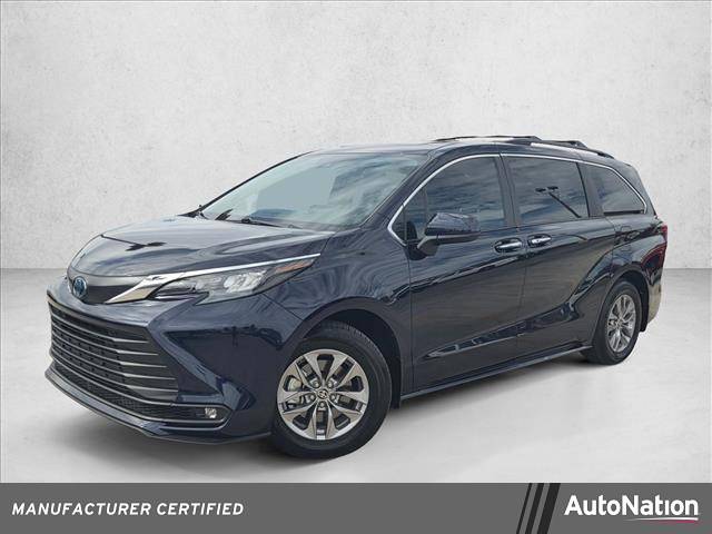 2025 Toyota Sienna XLE — Minivan — 9,010 mi — Las Vegas, NV